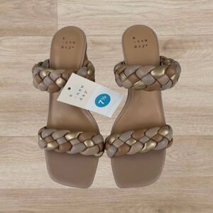 NWT Women's Braided/Woven‎ Mule Heels 7 1/2